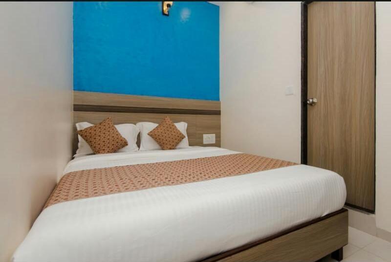 Hotel Time Gold Near Domestics Airport 뭄바이 외부 사진