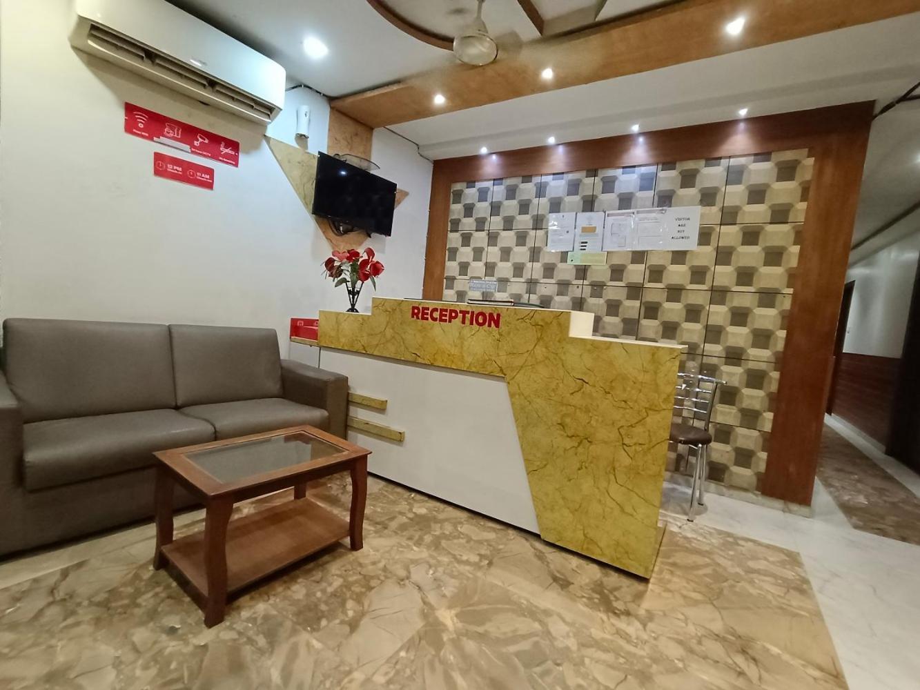 Hotel Time Gold Near Domestics Airport 뭄바이 외부 사진